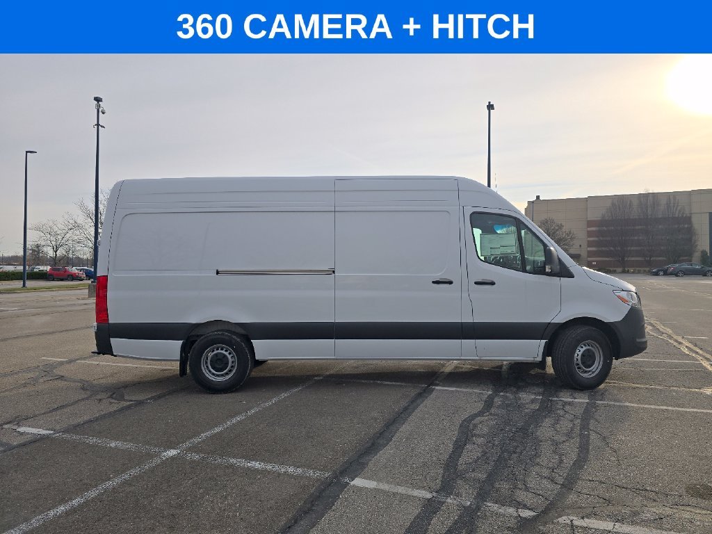 New 2026 Arctic White Mercedes-Benz Cargo 170 WB image 11