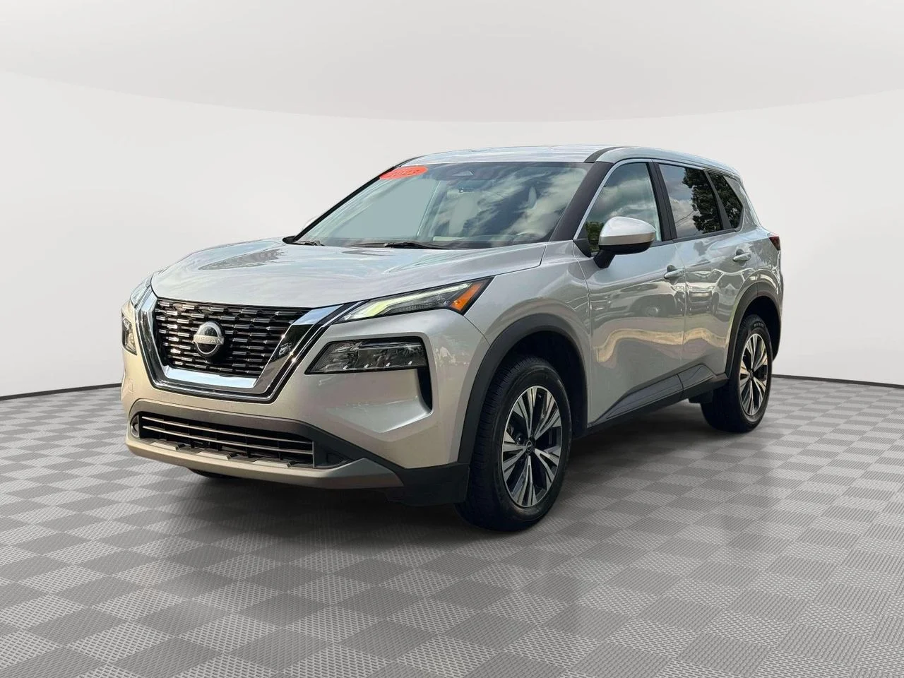 Used 2023 Brilliant Silver Metallic Nissan SV FWD image 3