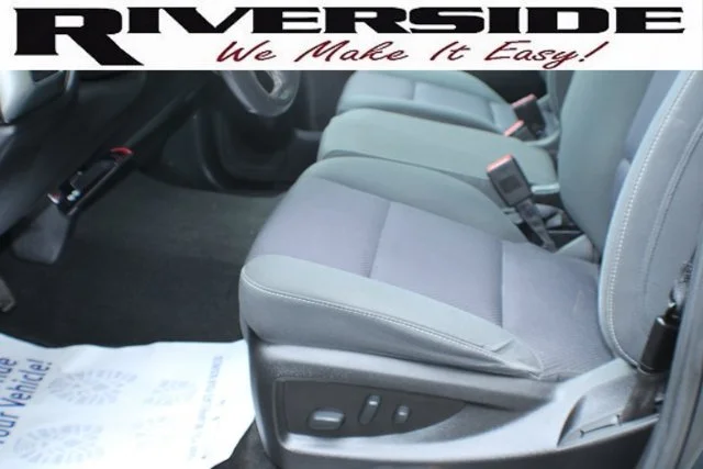 Used 2018 Graphite Metallic Chevrolet LT image 13