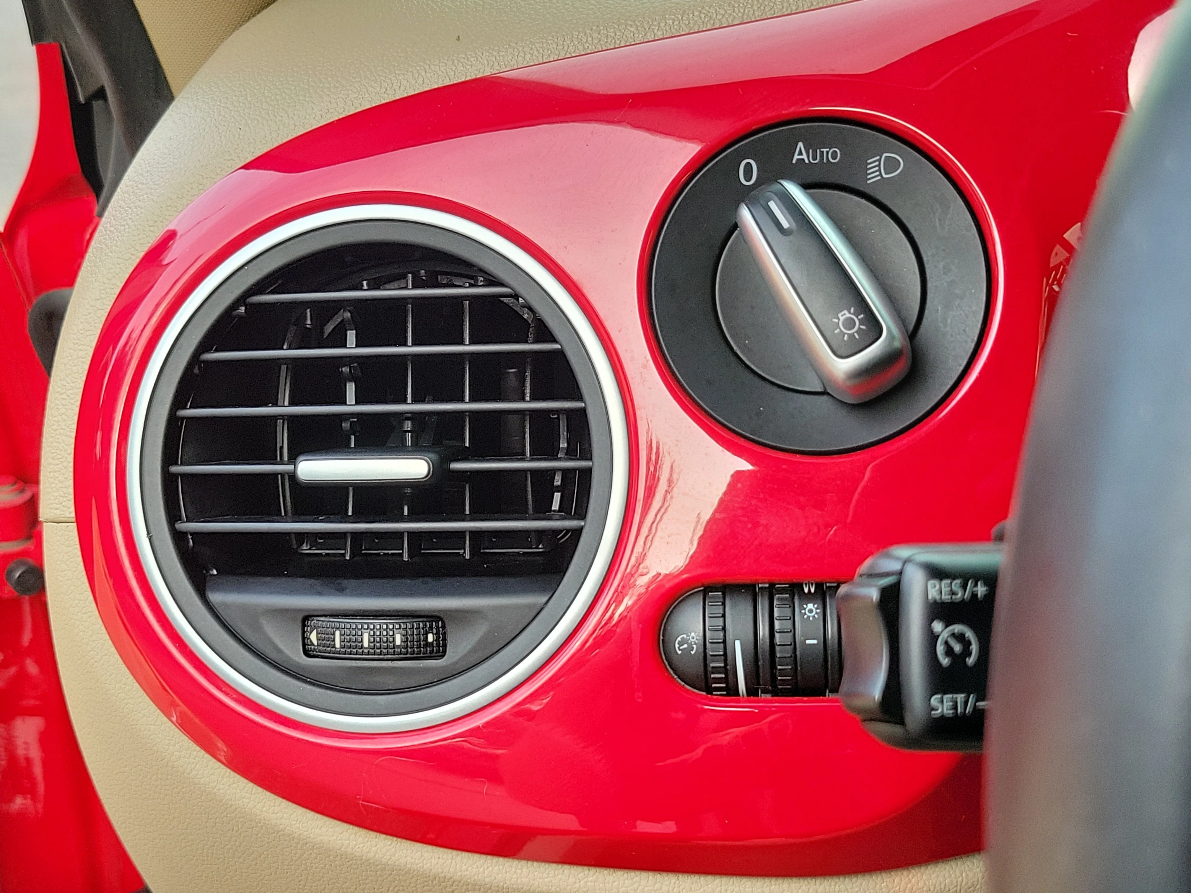 Used 2016 Tornado Red Volkswagen 1.8T SE image 18