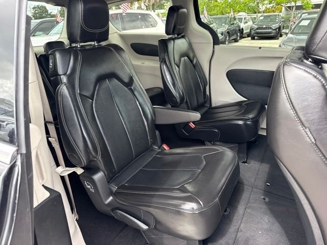 Used 2024 Black Chrysler Touring L image 14