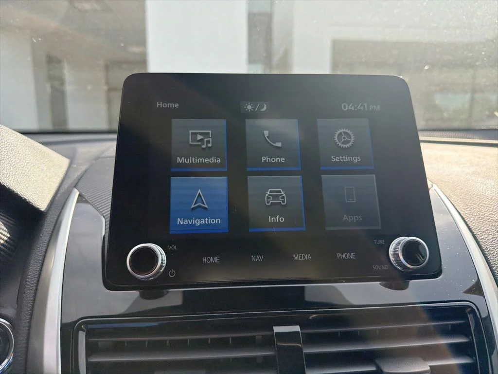 Used 2025 Blue Mitsubishi SE image 22