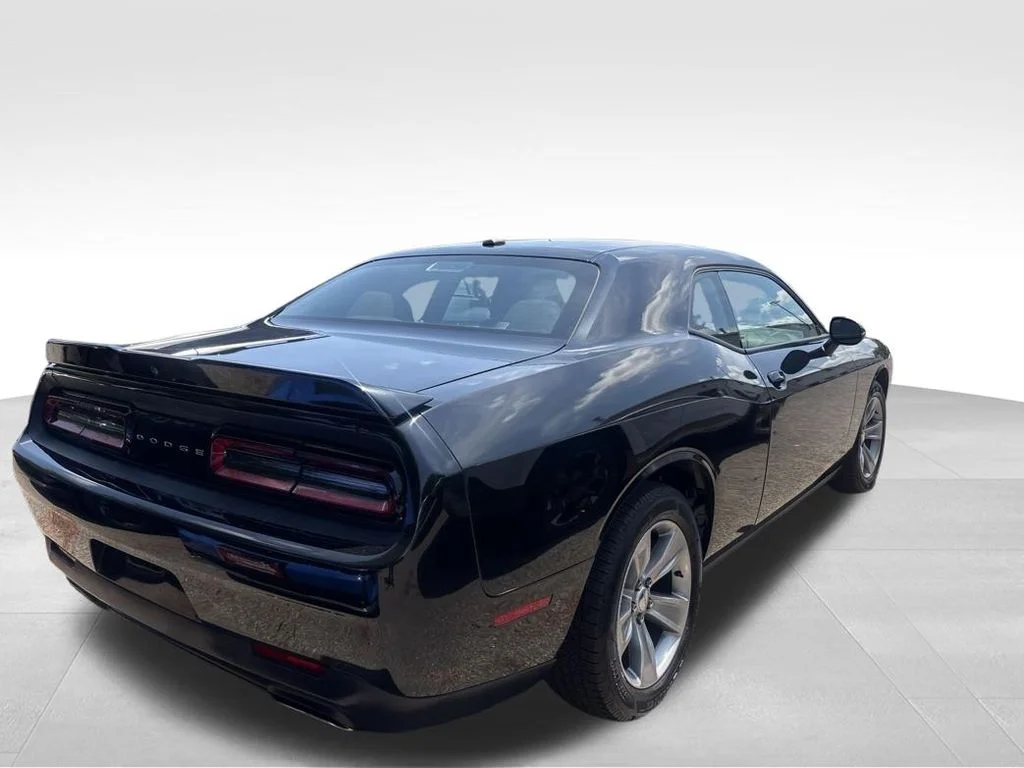 Used 2021 Green Dodge SXT image 10