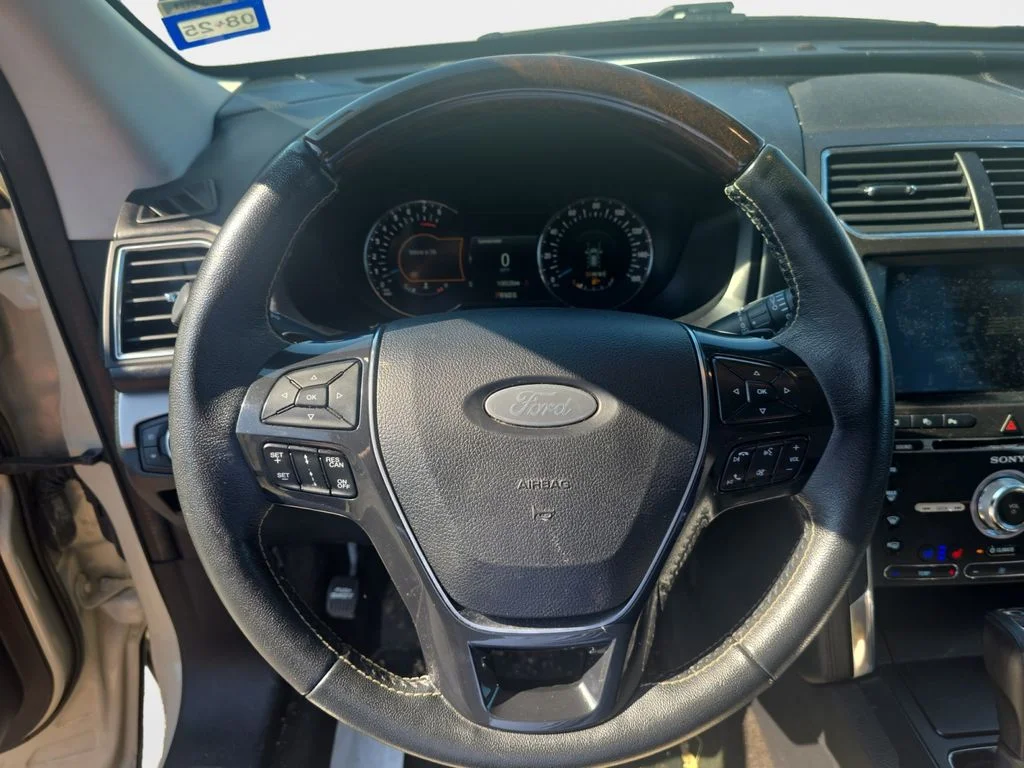 Used 2018 Silver Ford Platinum image 13