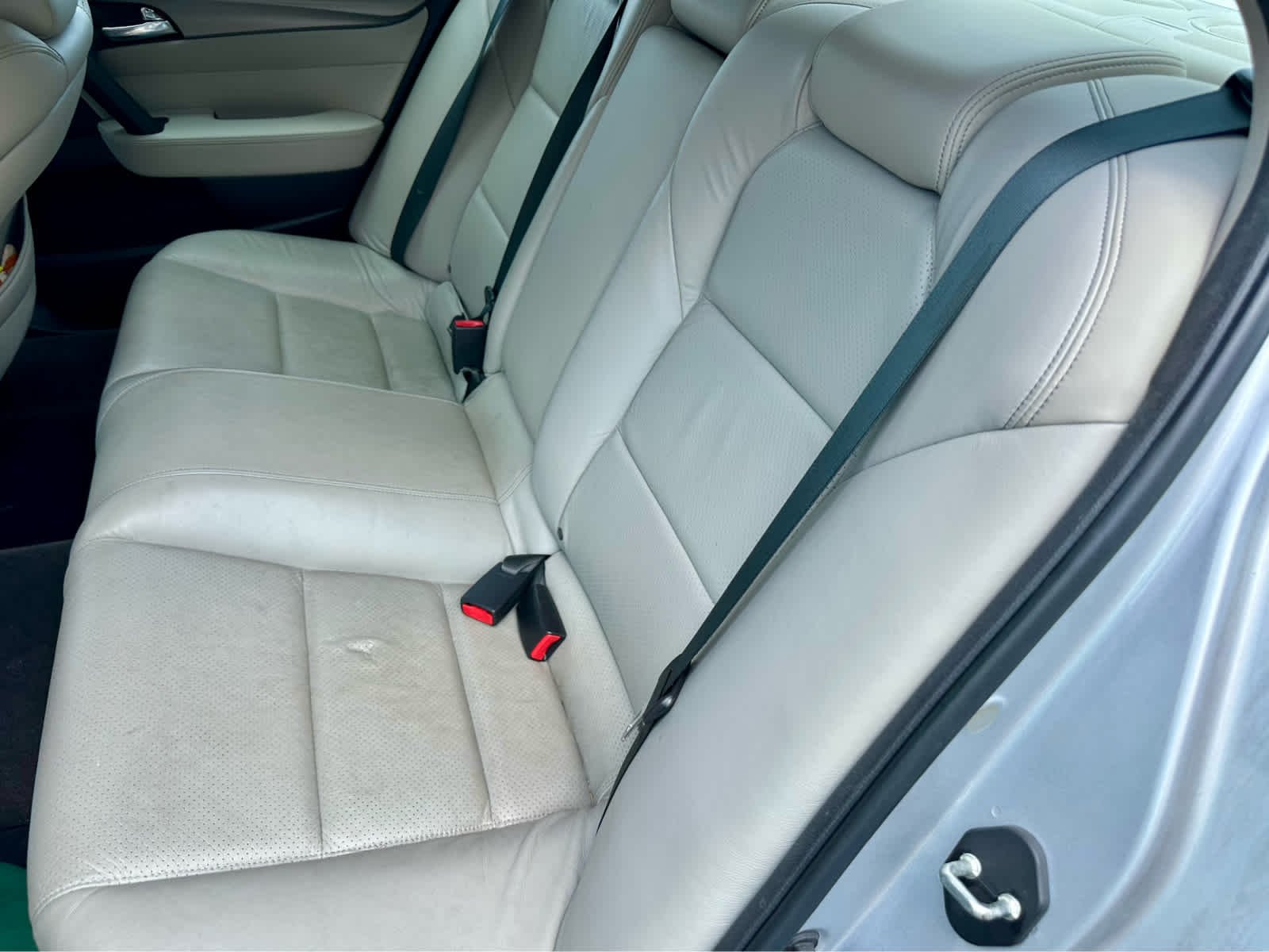 Used 2012 Silver Moon Acura Tech Auto image 13