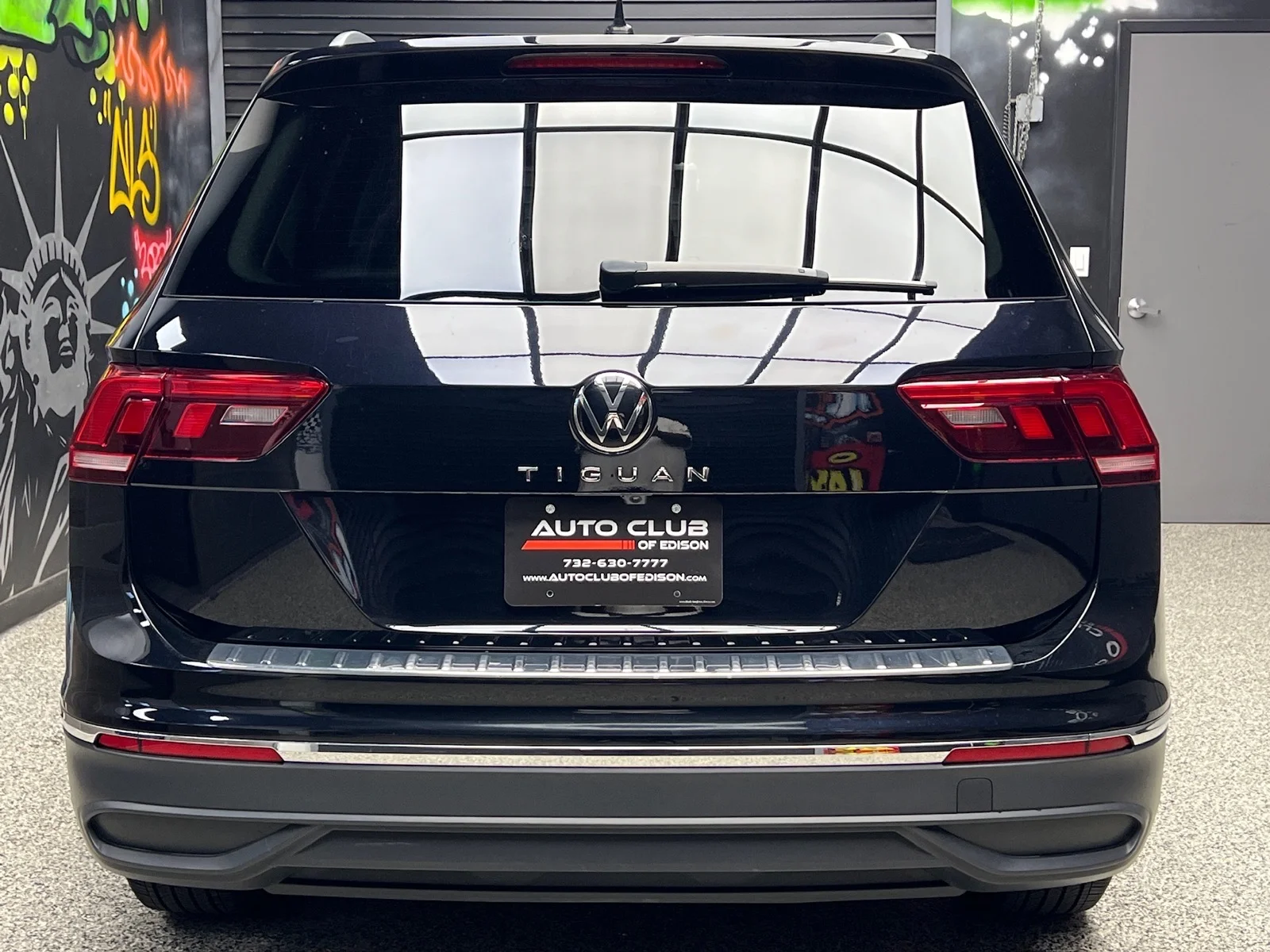 Used 2024 Deep Black Pearl (2t2t) Volkswagen Wolfsburg Edition image 5