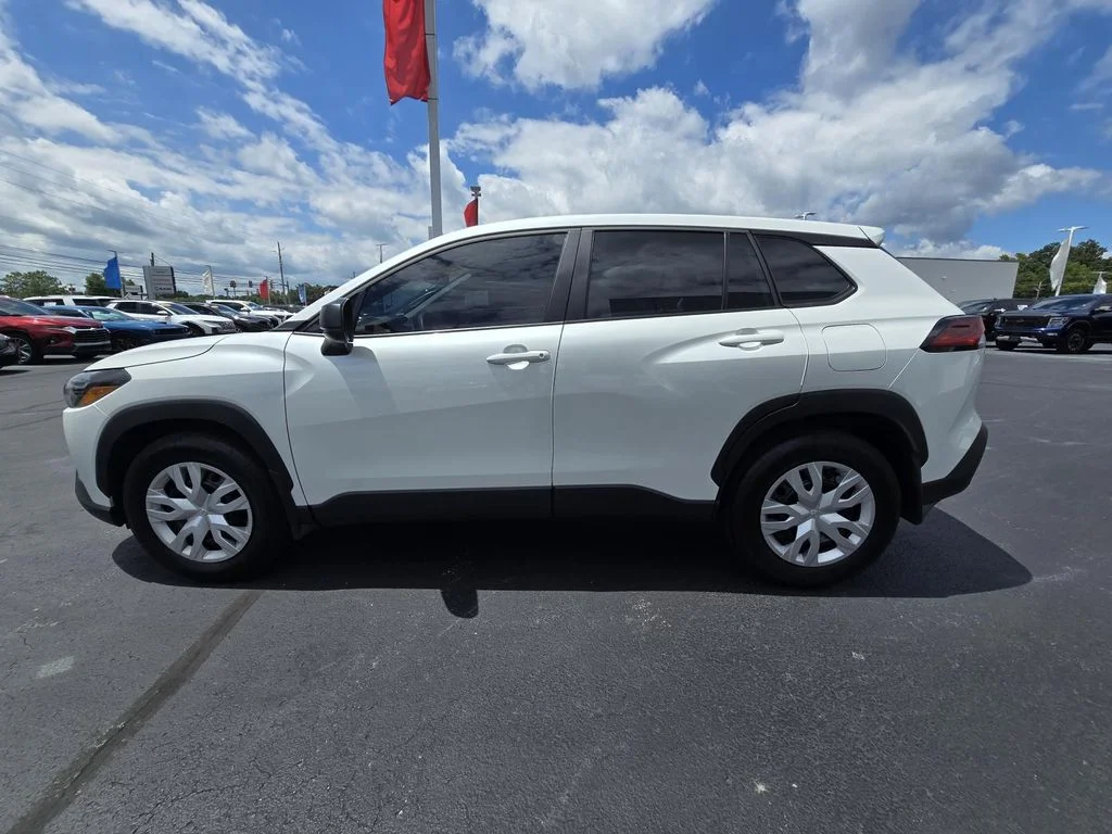 Used 2026 Off-white Toyota L image 4