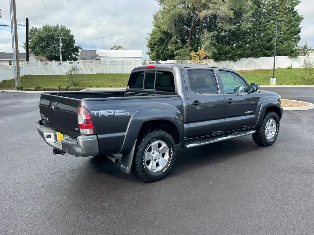 Used 2015 Gray Toyota Base image 3