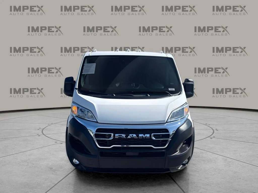 Used 2025 White Ram Base image 8