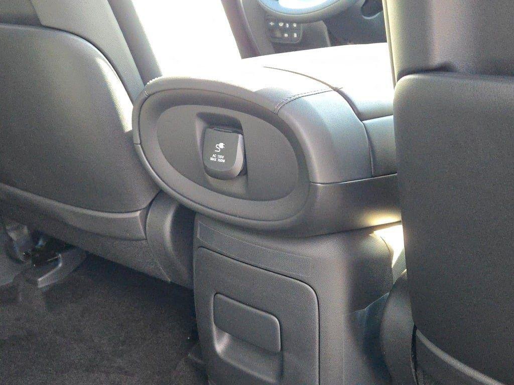 New 2026 White Pearl Hyundai Calligraphy FWD image 10