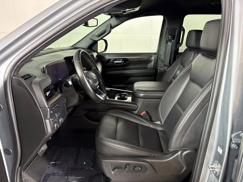Certified Used 2025 Sterling Gray Metallic Chevrolet Z71 image 18