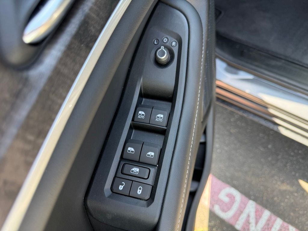 New 2026 Baltic Gray Metallic Clearcoat Jeep Altitude image 12