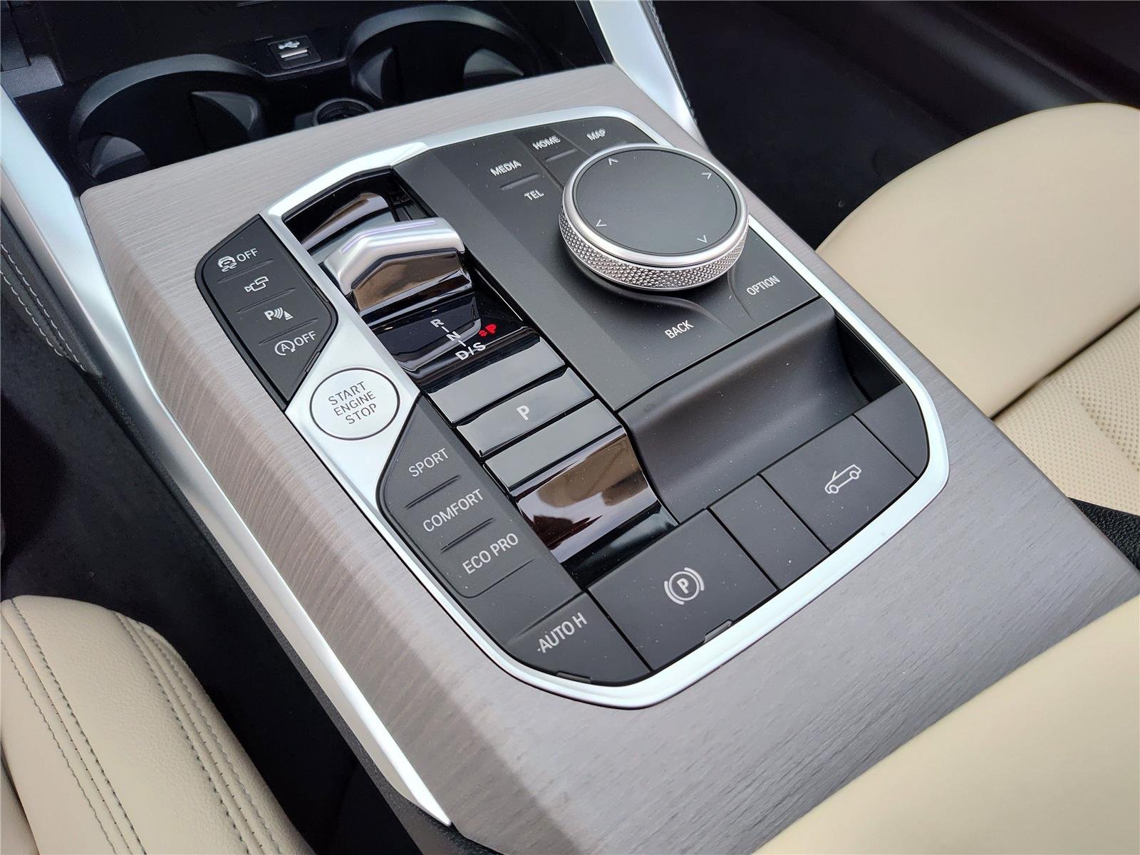 New 2026 Mineral White Metallic BMW M440i image 10