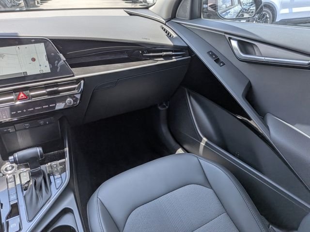 Used 2025 Black Kia EX Touring image 16