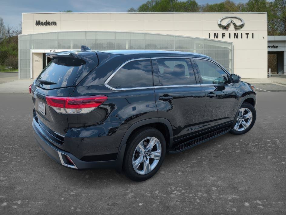 Used 2019 Midnight Black Metallic Toyota Limited image 4