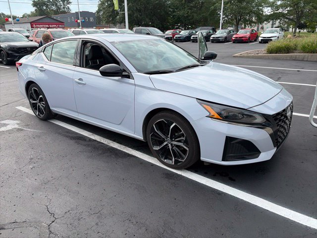 Used 2025 Gray Sky Pearl Nissan 2.5 SR image 1