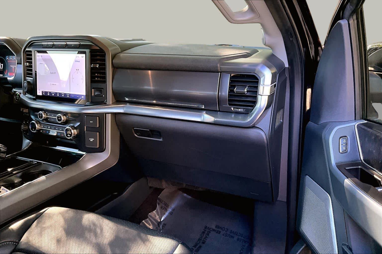 Used 2021 Agate Black Metallic Ford LARIAT image 18