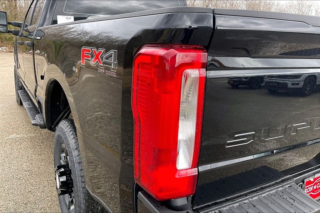 New 2026 Ford Super Duty F-250 XL 4D Crew Cab