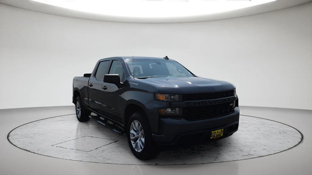 Used 2021 Gray Chevrolet Custom image 2