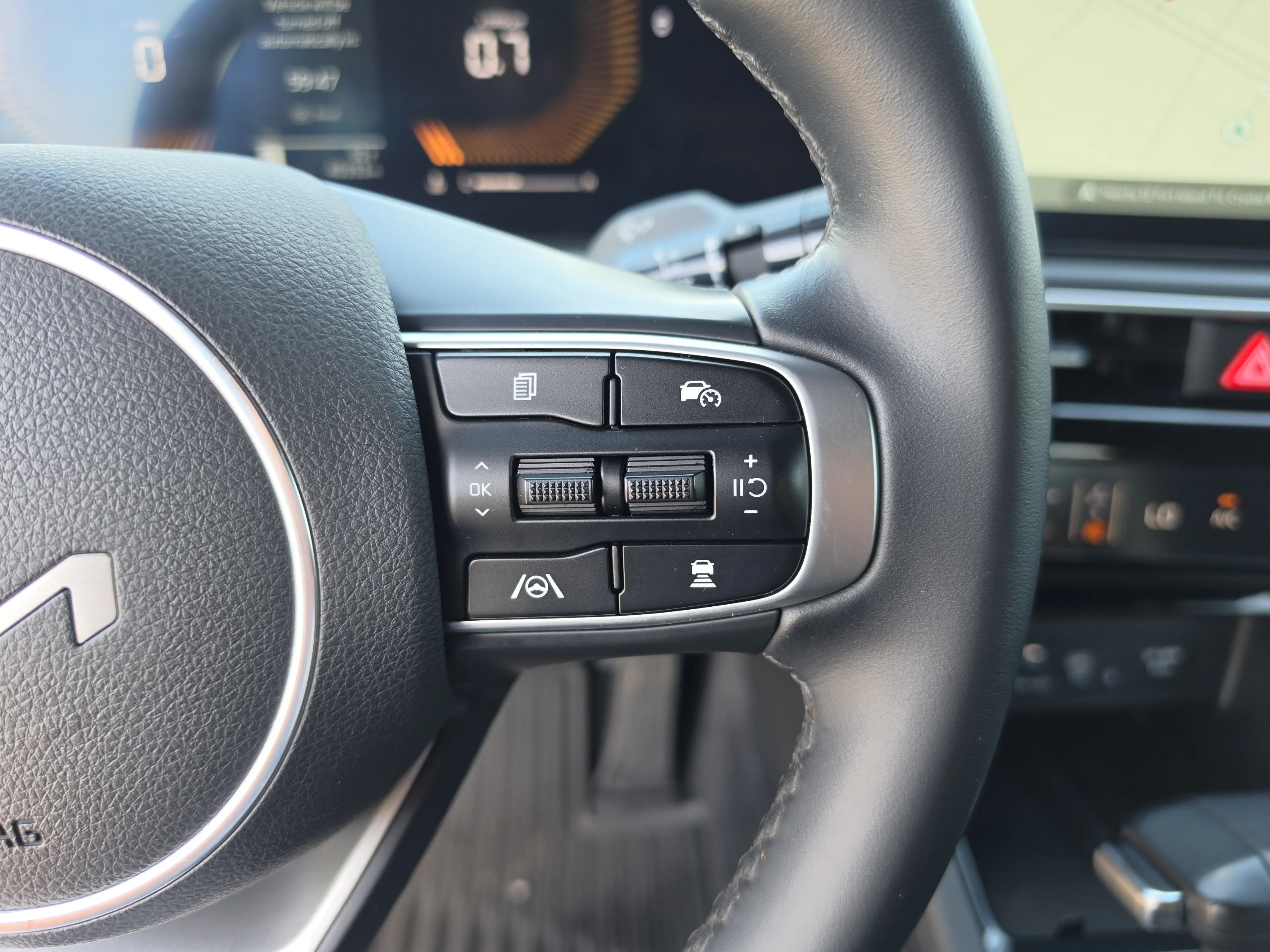 Used 2025 Aurora Black Pearl Kia GT-Line image 34