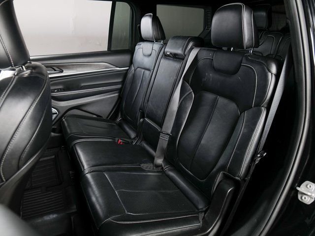 Used 2022 Diamond Black Jeep Overland image 5