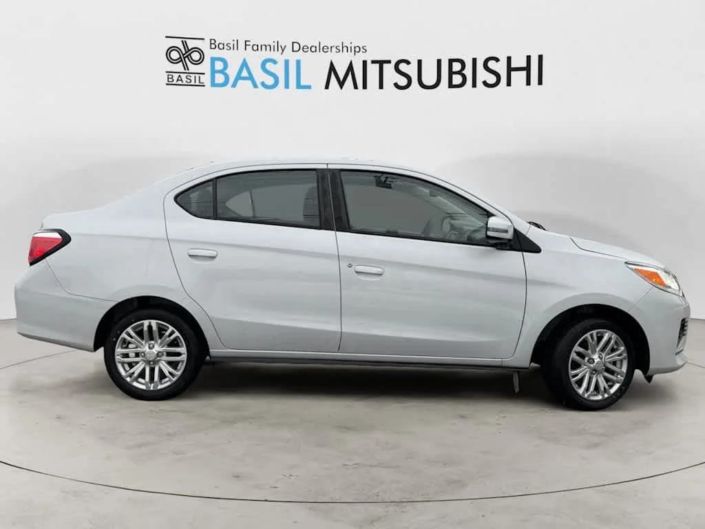 New 2024 White Diamond Mitsubishi LE image 2