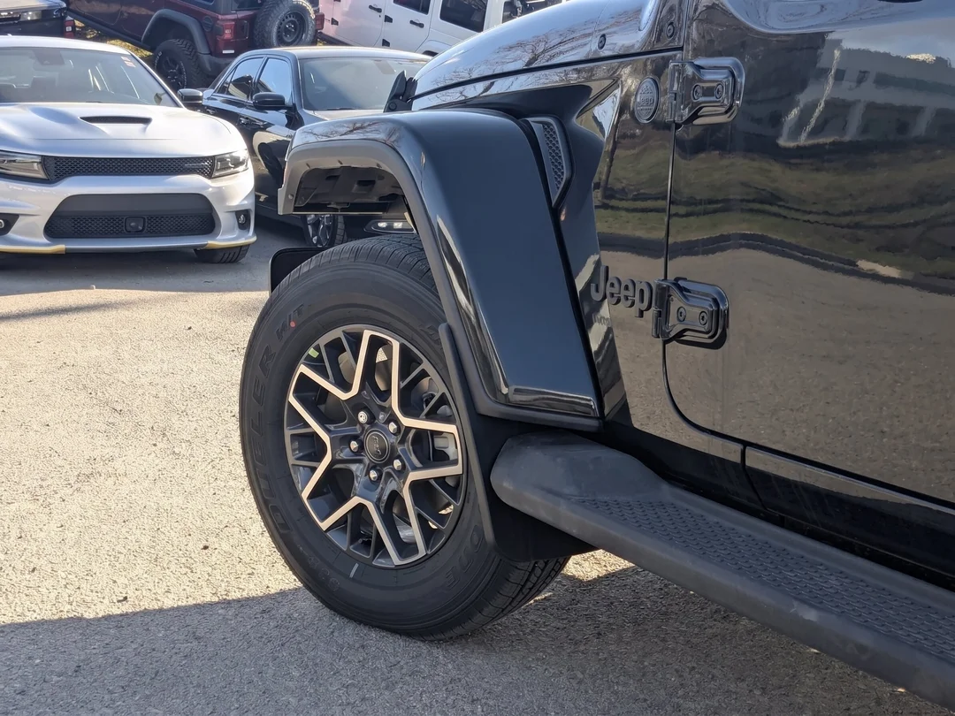 New 2026 Black Jeep Sahara - - 4x4 - McKinley Leather Seats - Body? Colour Hardtop - Side Steps & More! image 9