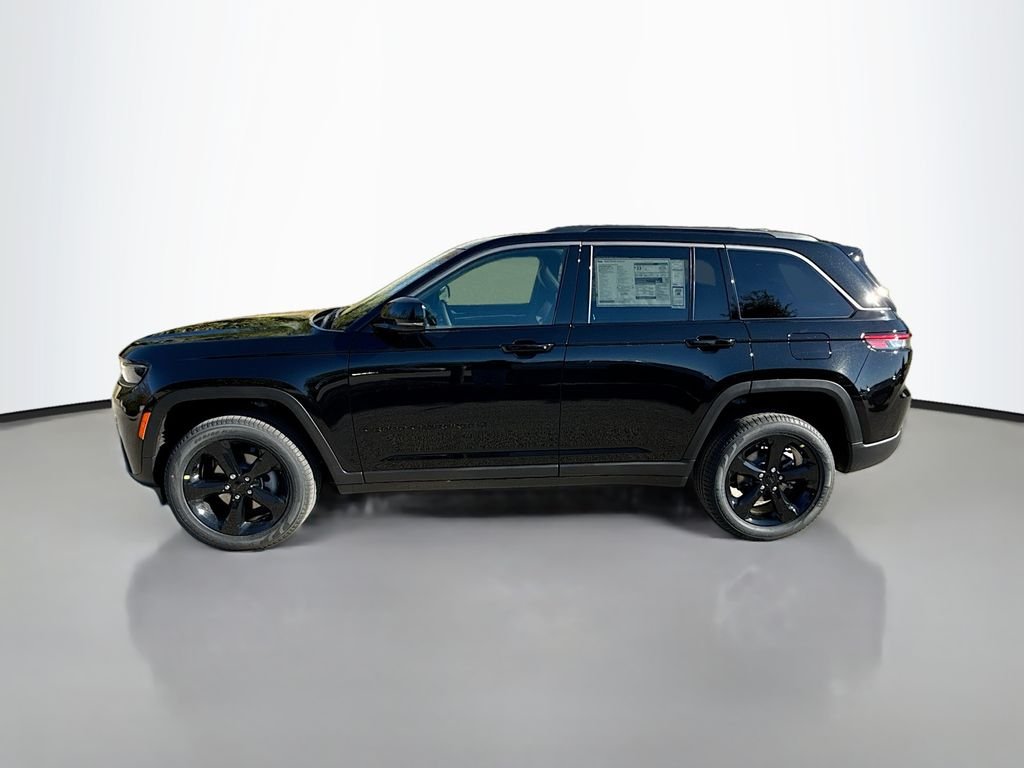 New 2026 Diamond Black Crystal Pearl-Coat Exterior Paint Jeep Limited image 7
