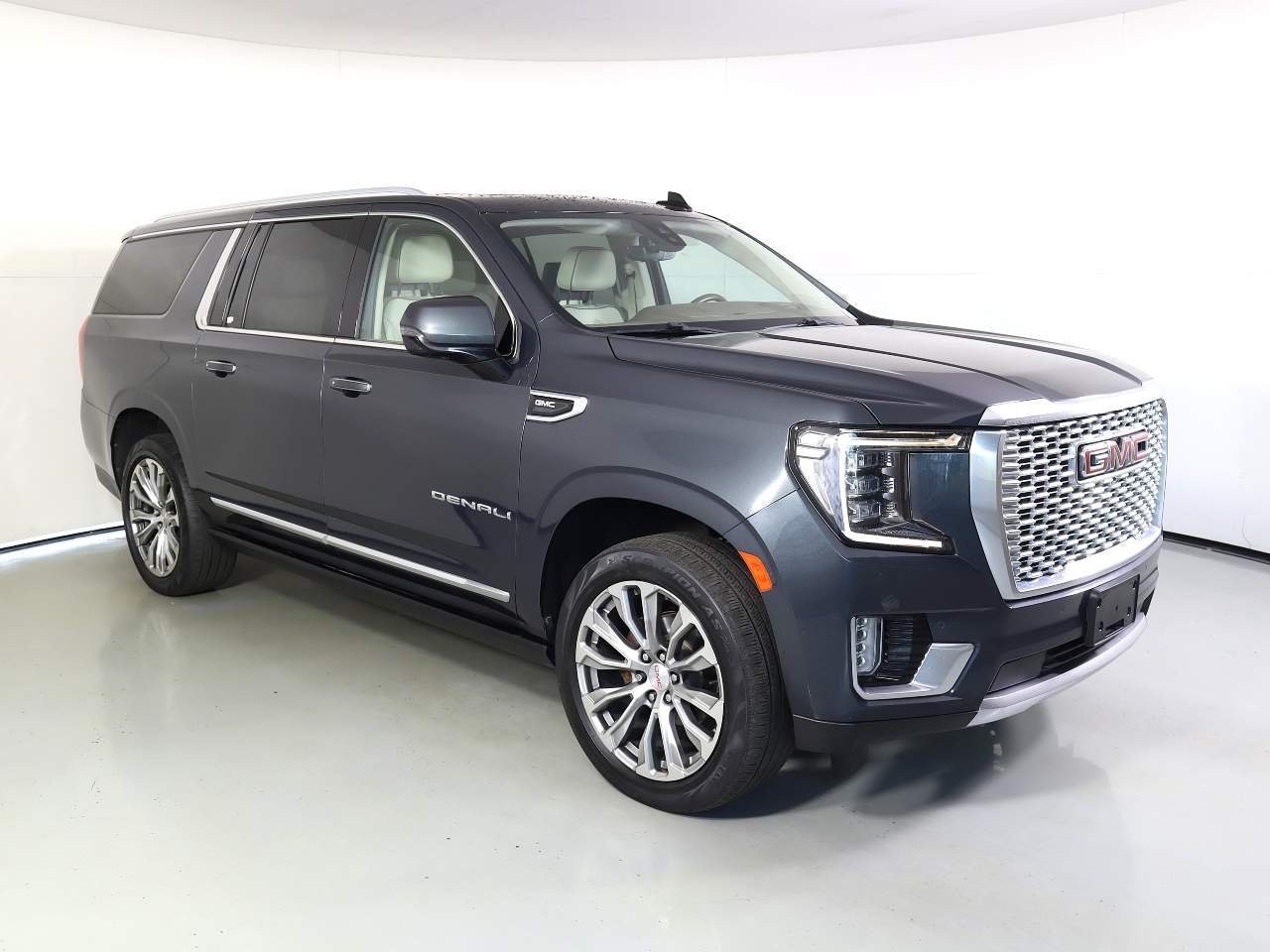 Used 2021 Hunter Metallic GMC Denali image 5