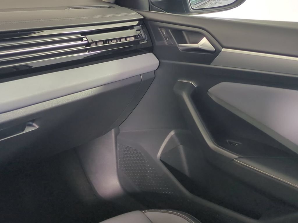 2025 Volkswagen Jetta SE - Photo 23