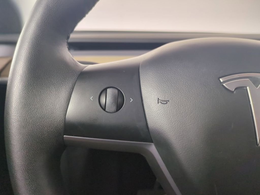 2023 Tesla Model Y Long Range - Photo 31