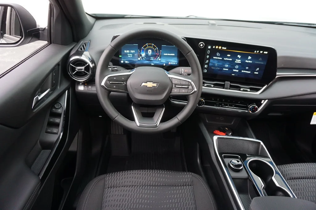 2027 Chevrolet Equinox LT - Photo 13