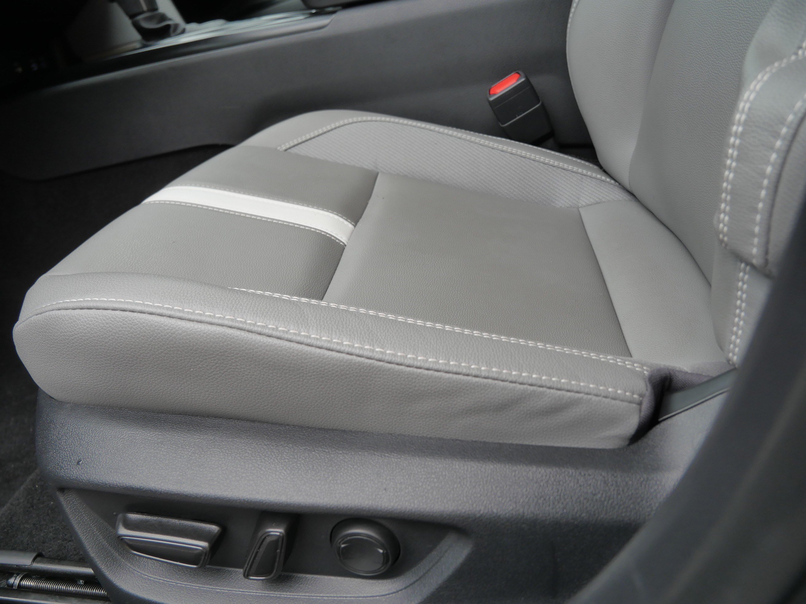 Used 2025 Midnight Black Metallic Toyota SE image 21