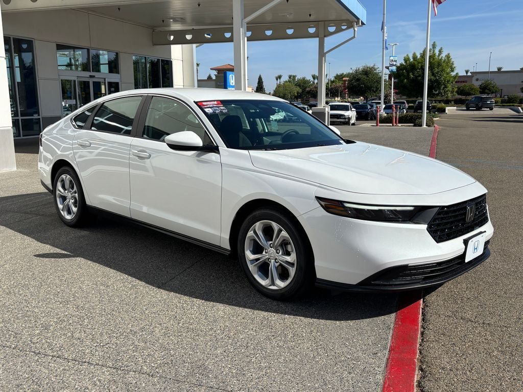 New 2026 Platinum White Pearl Honda LX image 3