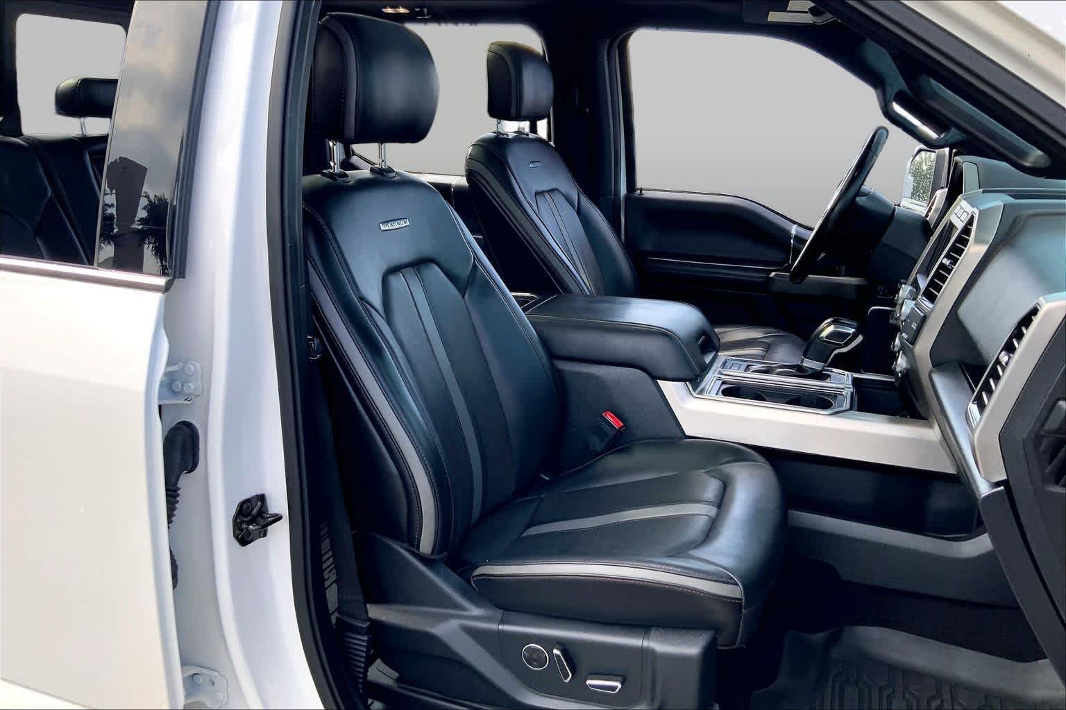 Used 2019 White Platinum Metallic Tri-Coat Ford Platinum image 9