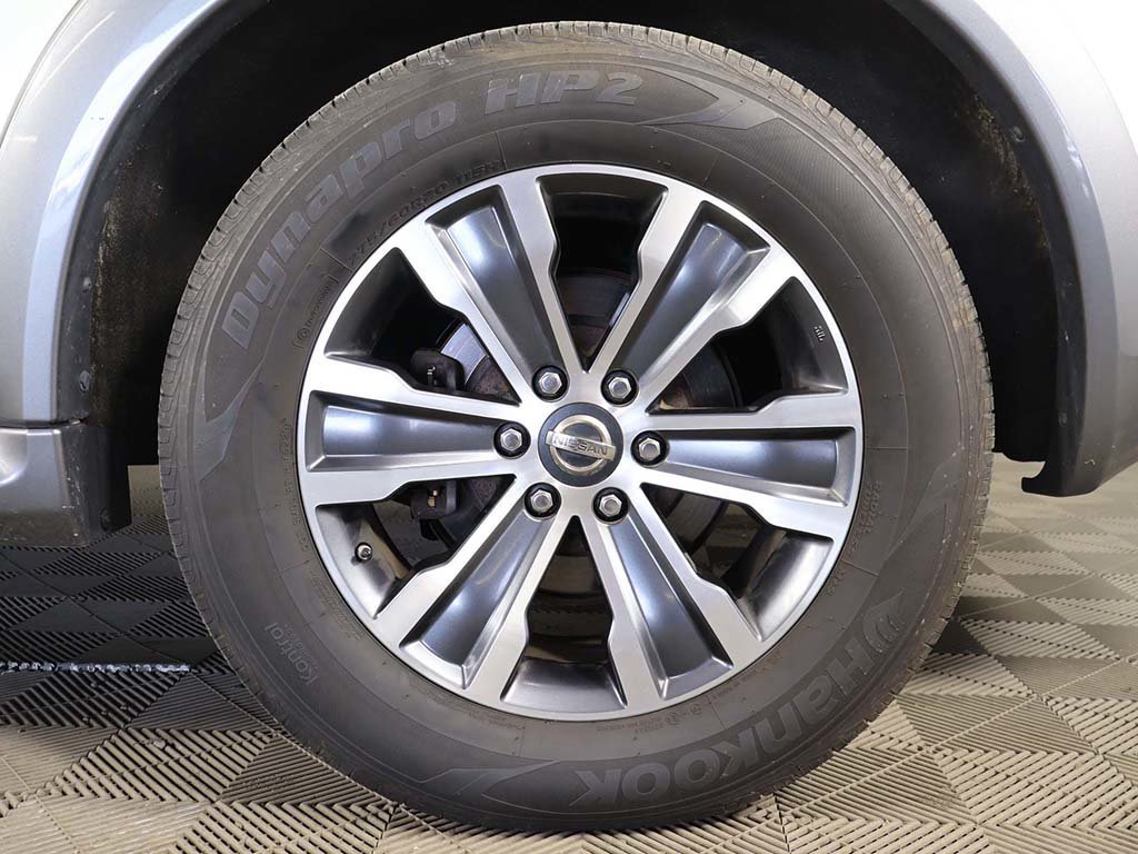 Used 2019 White Nissan SL image 22