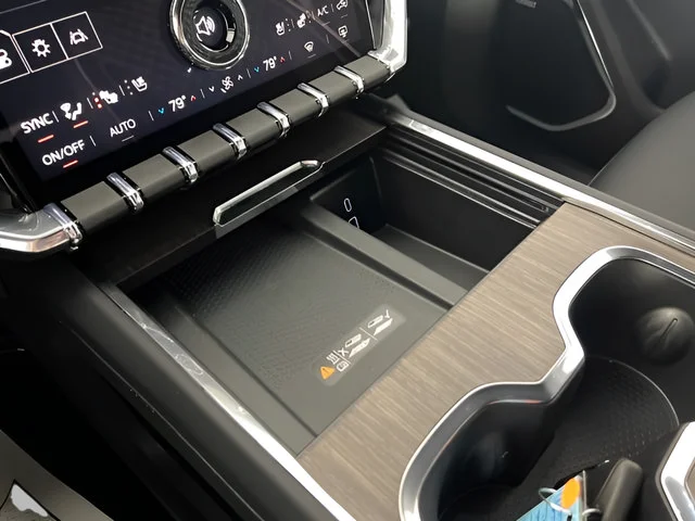 2026 GMC Acadia Denali - Photo 26