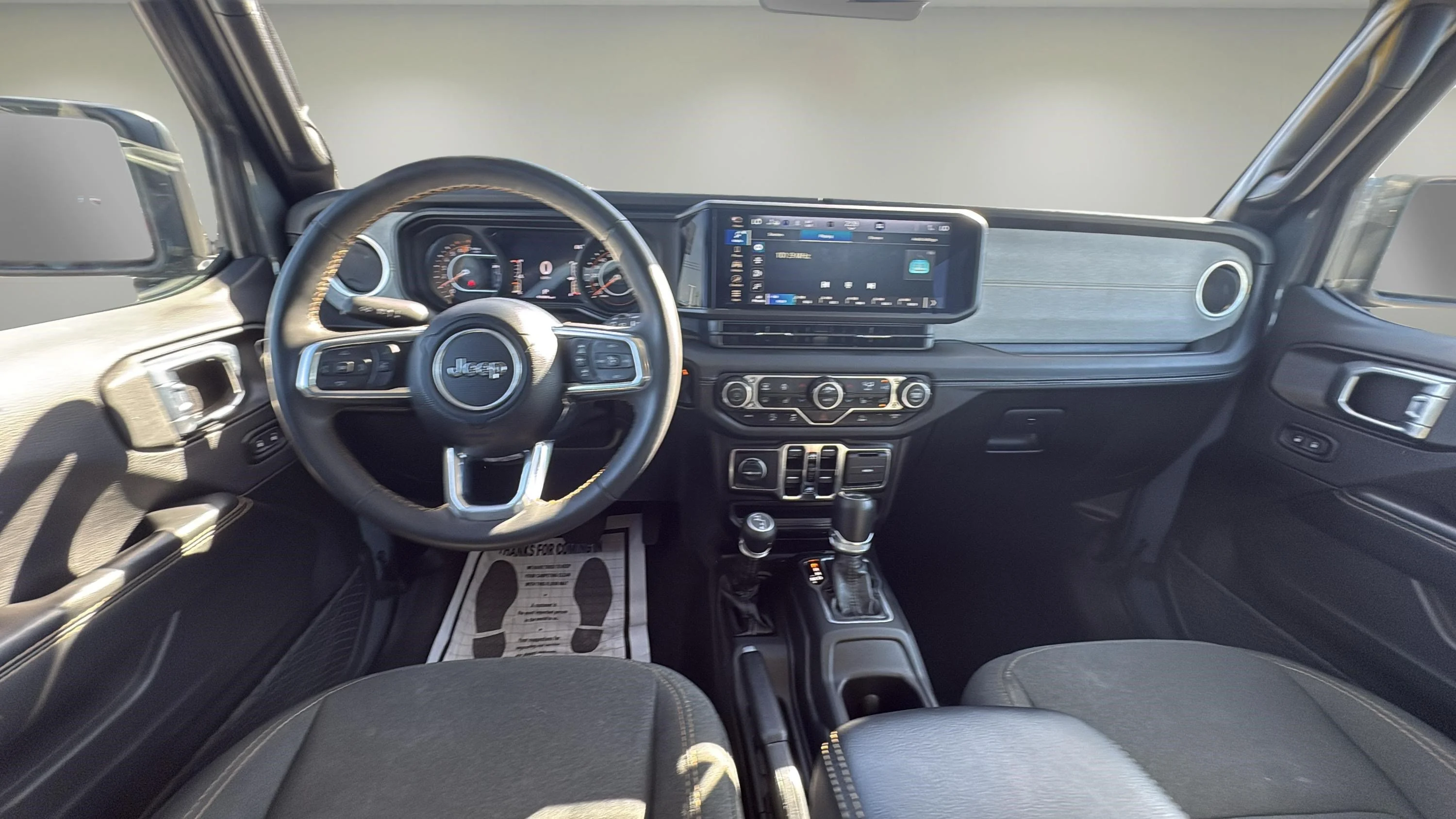 Used 2024 Anvil Clear Coat Jeep Sahara image 9