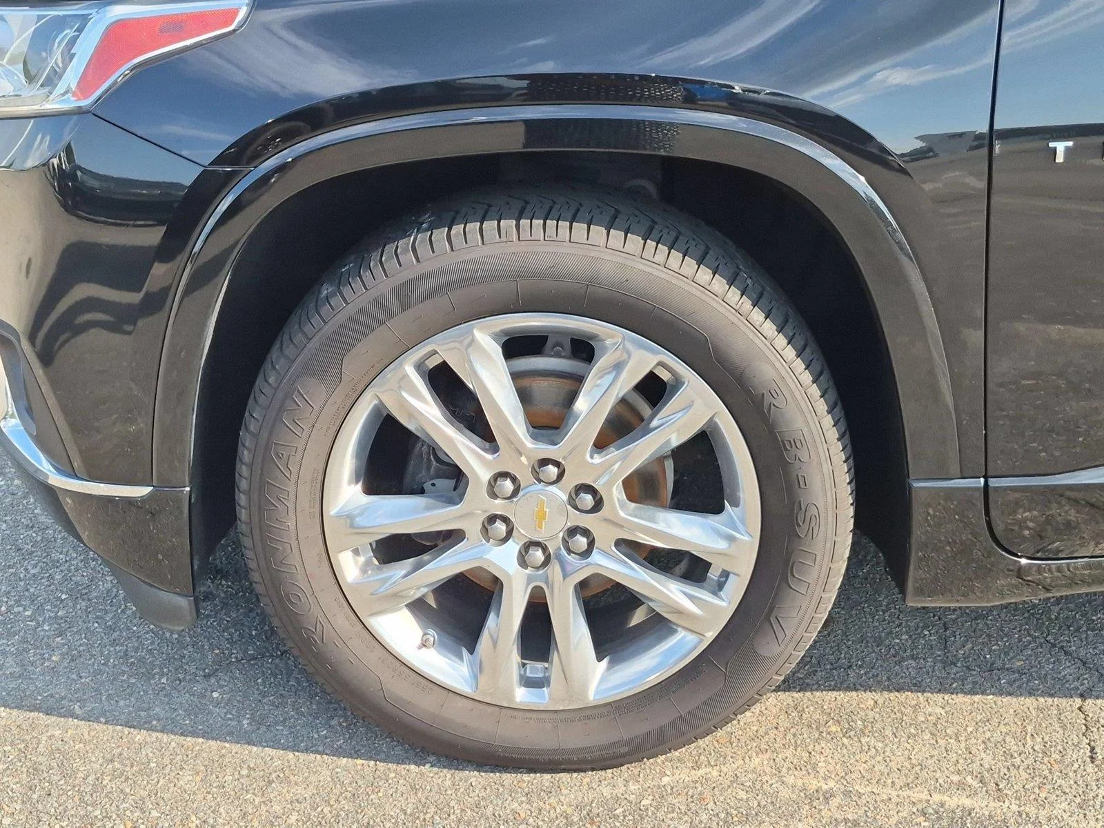Used 2018 Mosaic Black Metallic Chevrolet High Country image 10