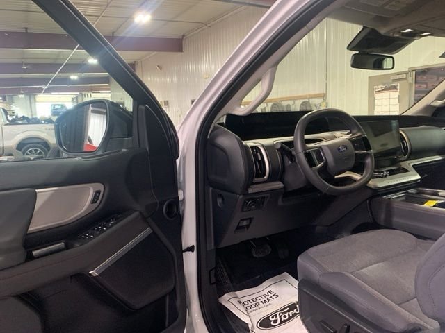 Used 2025 White Ford Active image 17