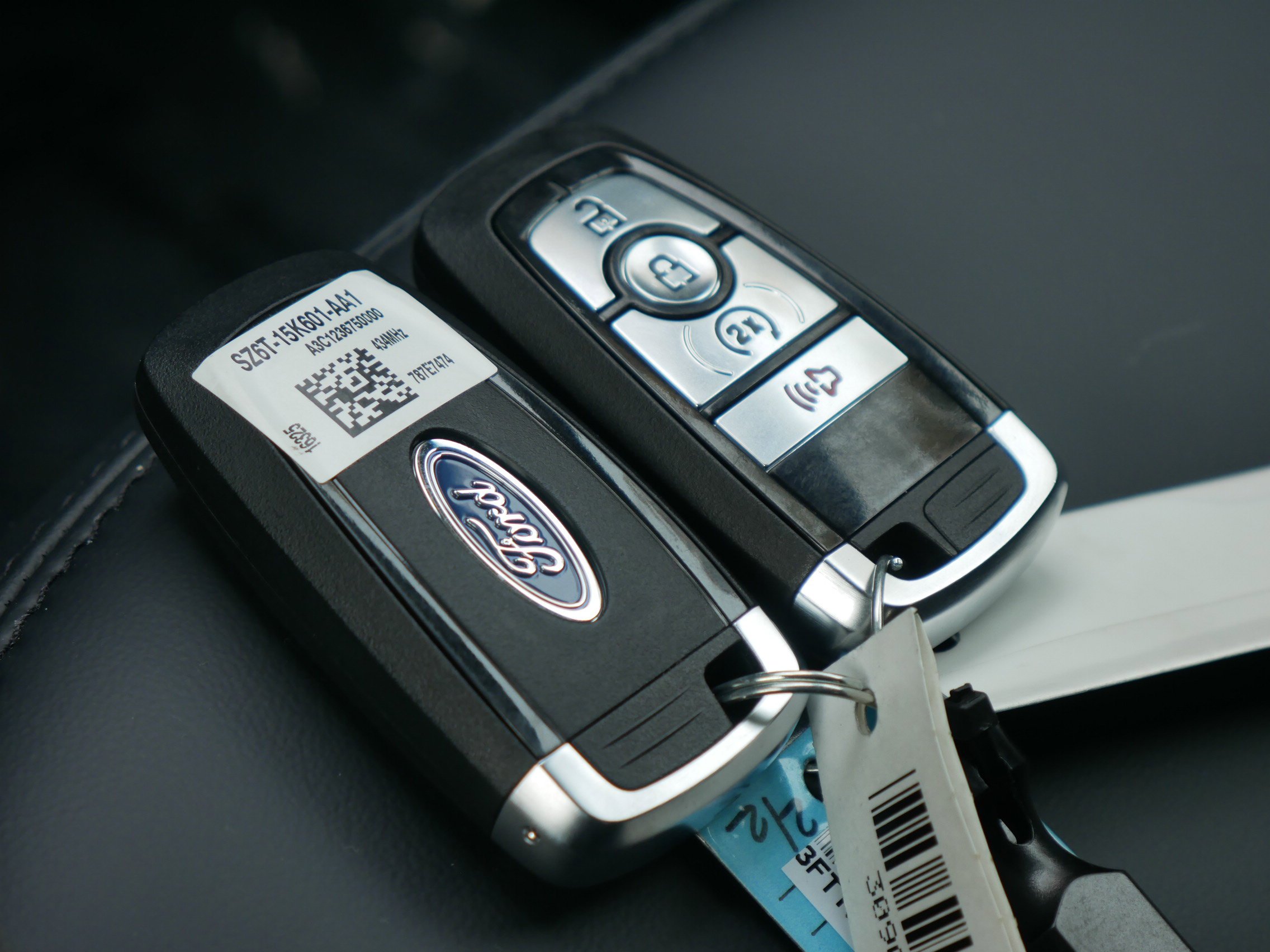 New 2025 Space White Metallic Ford Lariat® image 37