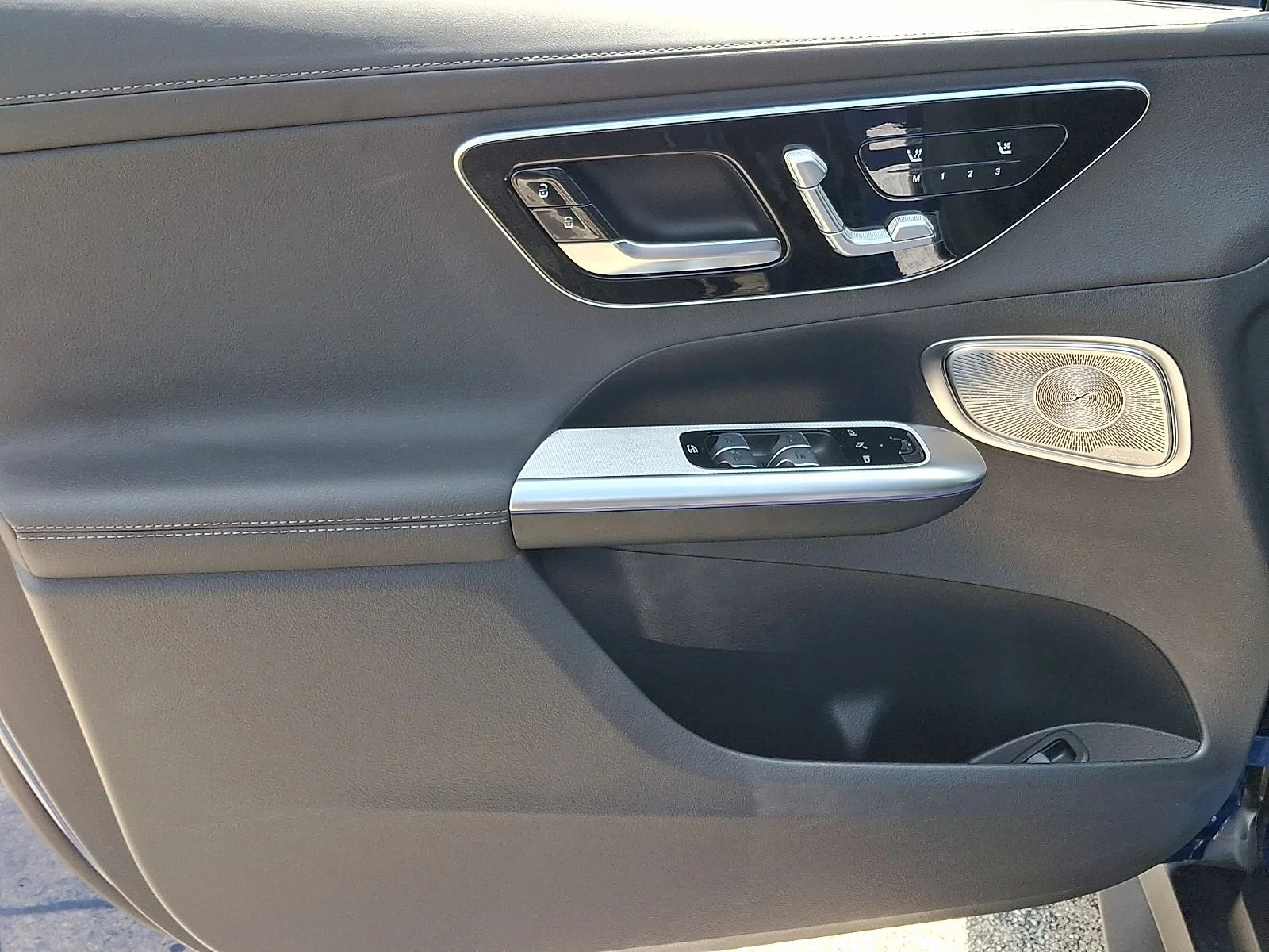 Used 2025  Mercedes-Benz GLC 300 Coupe image 12