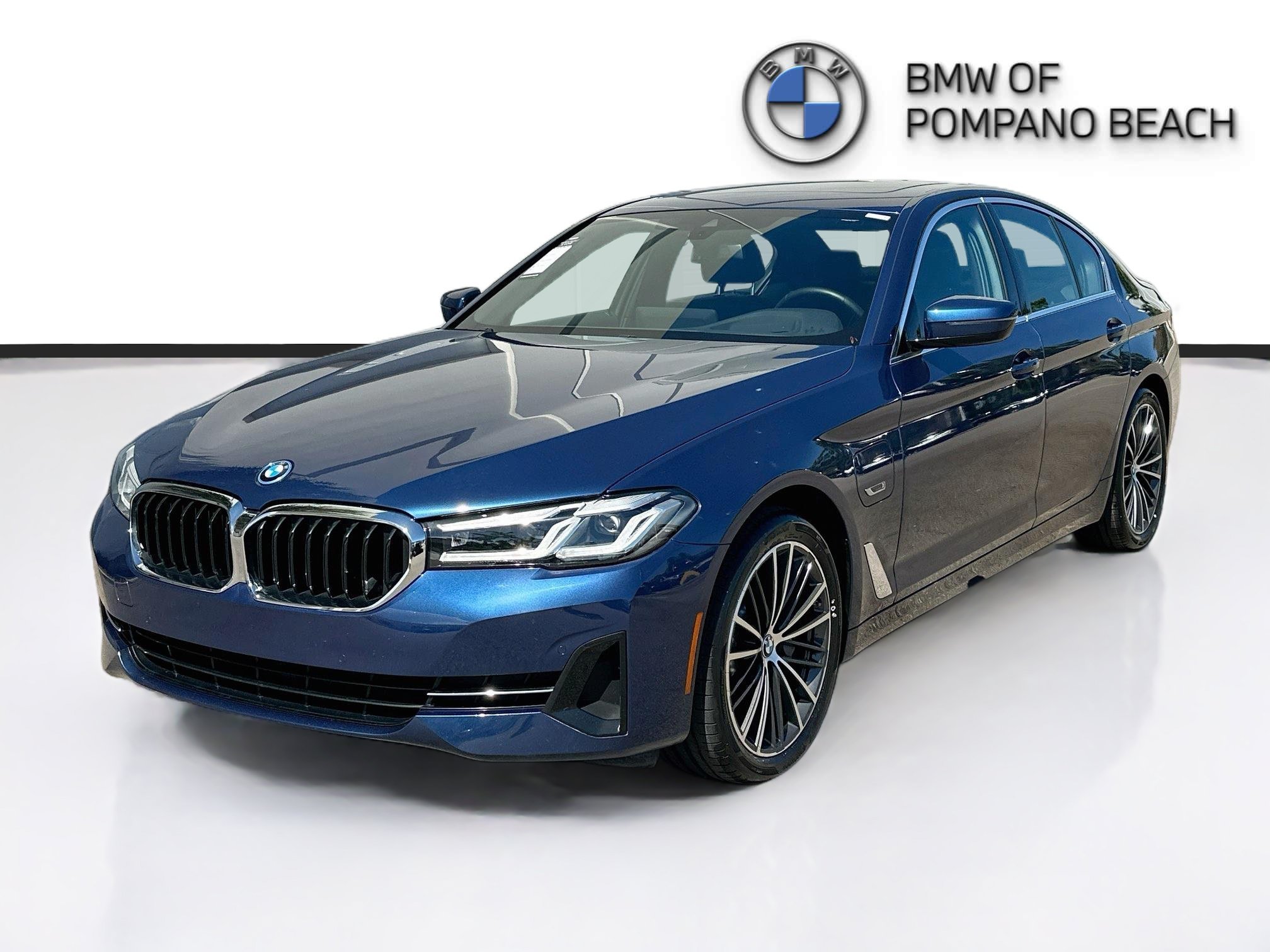 Certified Used 2023 Phytonic Blue Metallic BMW 530e xDrive image 3