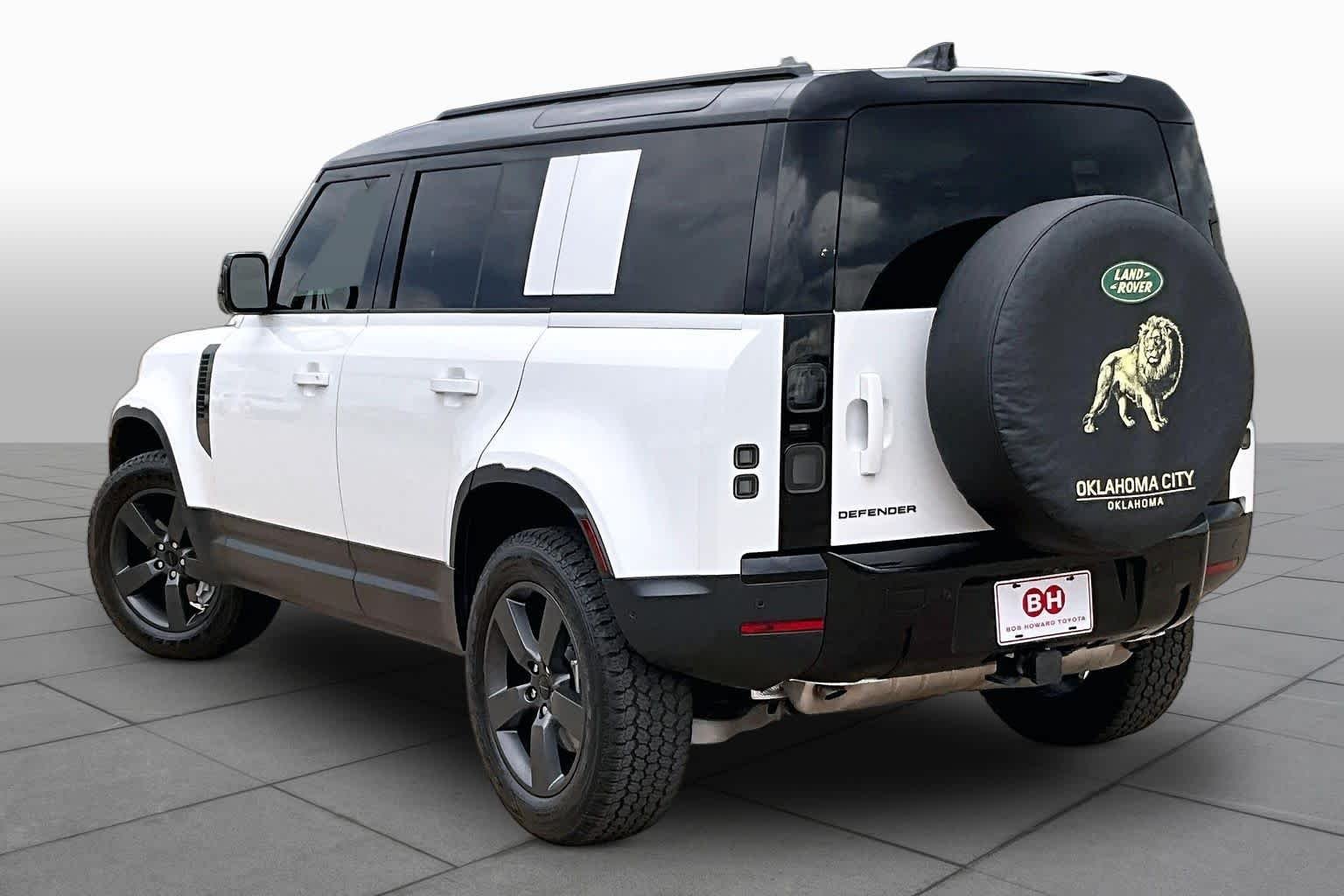 Used 2026 Fuji White Land Rover S image 13