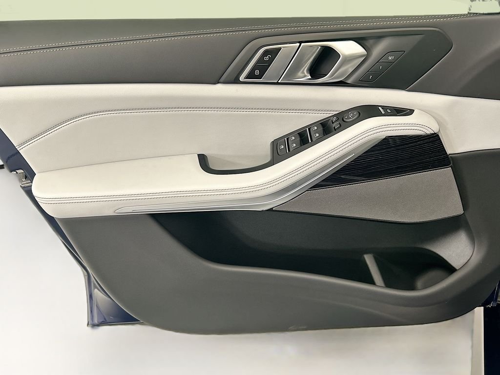 New 2026 Blue BMW sDrive40i image 23