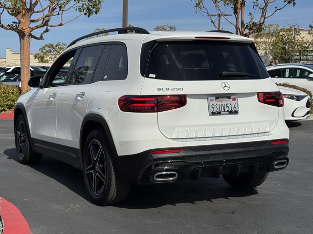 Used 2025 Polar White Mercedes-Benz GLB 250 image 13