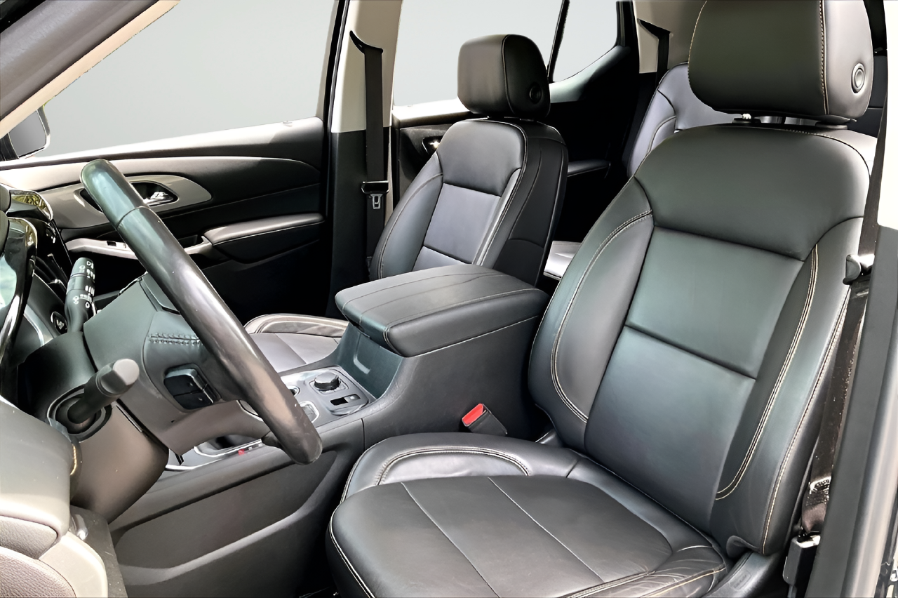 Used 2021  Chevrolet RS image 18