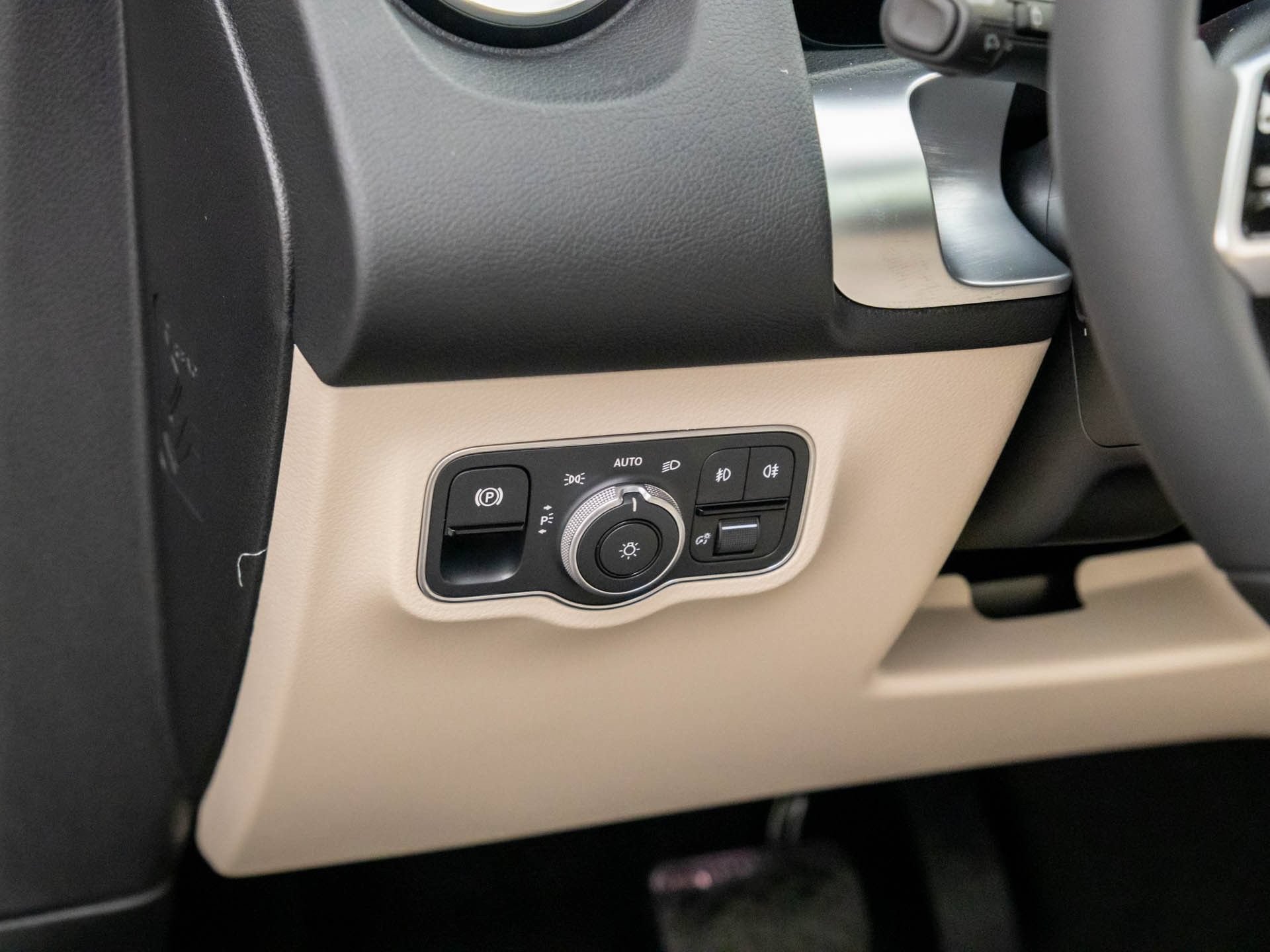 New 2026 Night Black Mercedes-Benz GLB 250 image 62