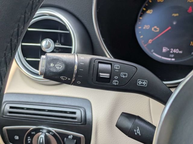 Used 2022  Mercedes-Benz GLC 300 image 26