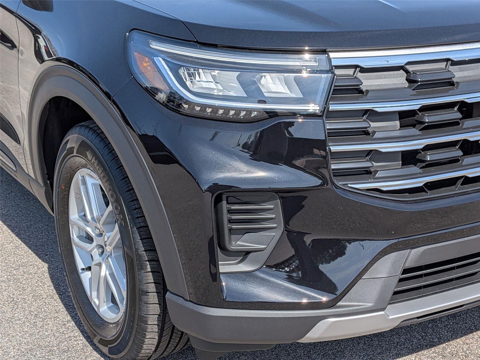 New 2026 Agate Black Metallic Ford Active image 15